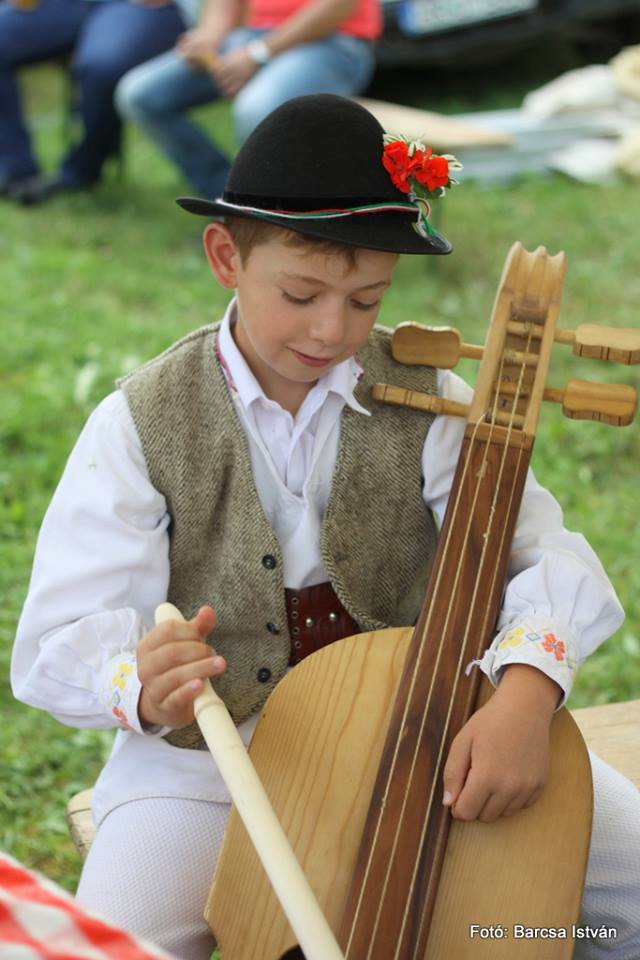 Csángó zenélés